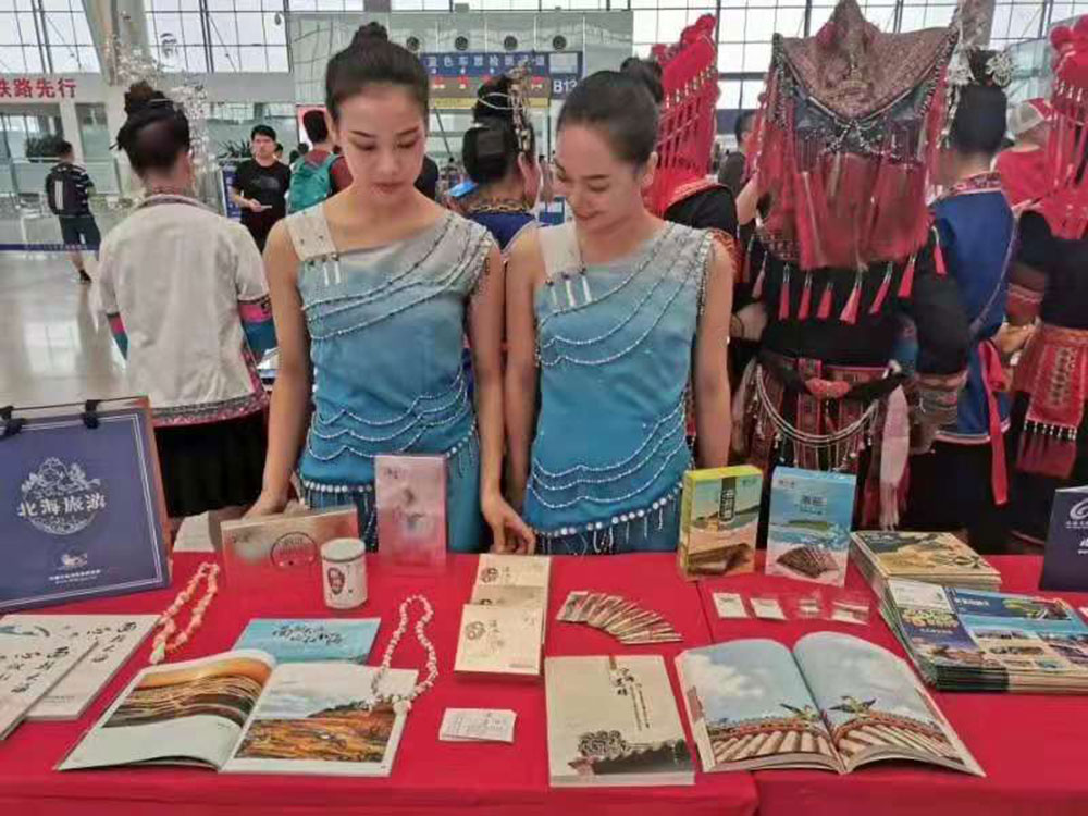 搭乘首發(fā)高鐵，海真珠珍珠粉抵達東方明珠